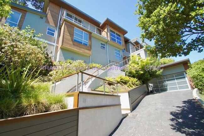 Building Photo - 19 Toyon Ln