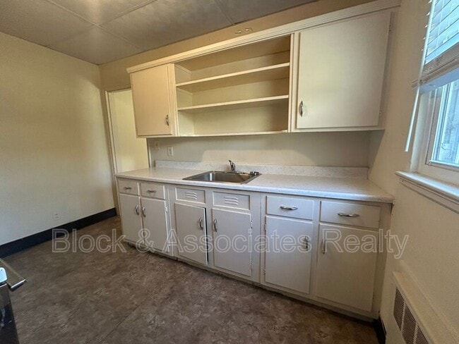 Building Photo - 2509 Miller Park Cir