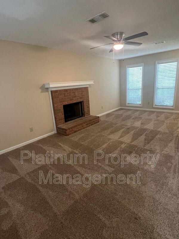 Building Photo - 119 Spring Ridge Dr