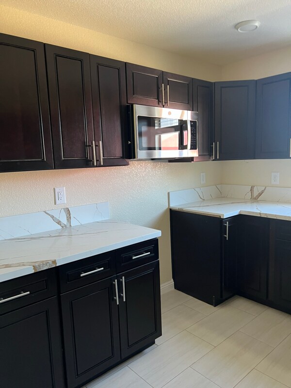 Building Photo - 6936 Kepler Dr