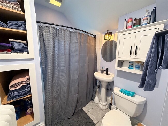 Building Photo - 341 Linwood Ave