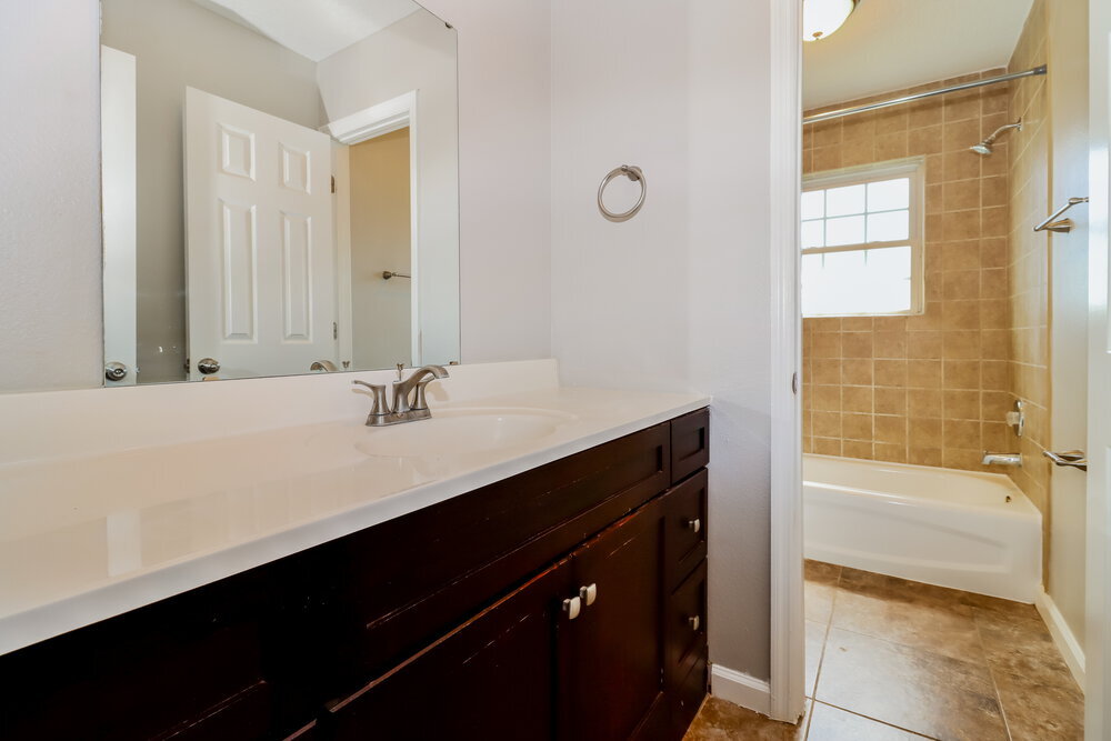 Building Photo - 16136 Villa Dr