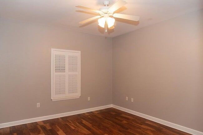 Building Photo - 113 Brooks St SE