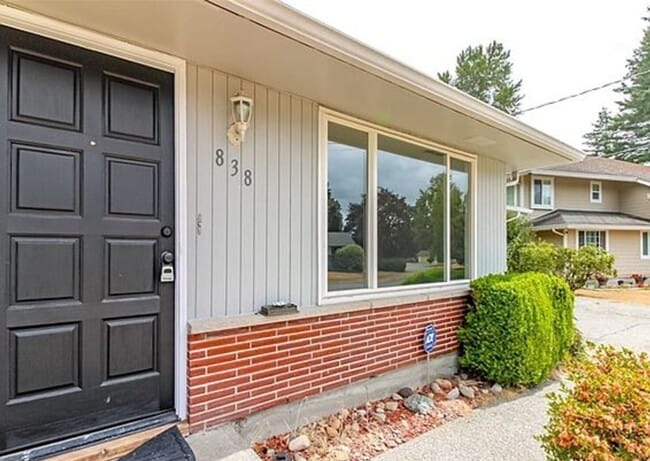 Building Photo - Beautiful 3 Bedroom Home on Spacious Lot in Federal Way