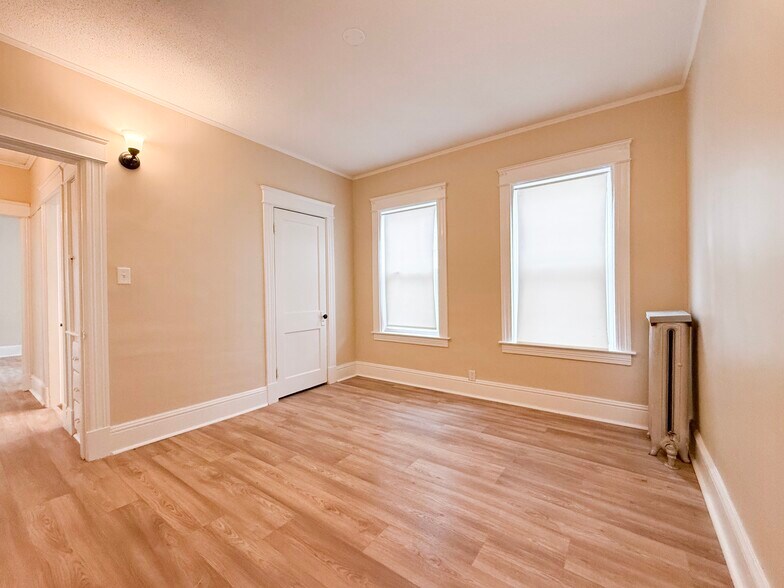 Bedroom - 121 Mount Washington St