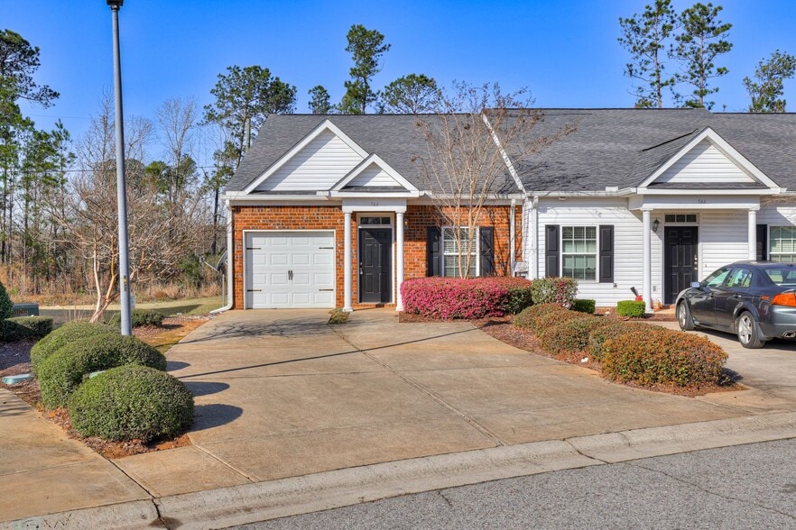 Interior Photo - Grovetown Crossing