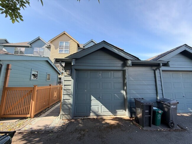 Building Photo - 2841 S Columbian Way