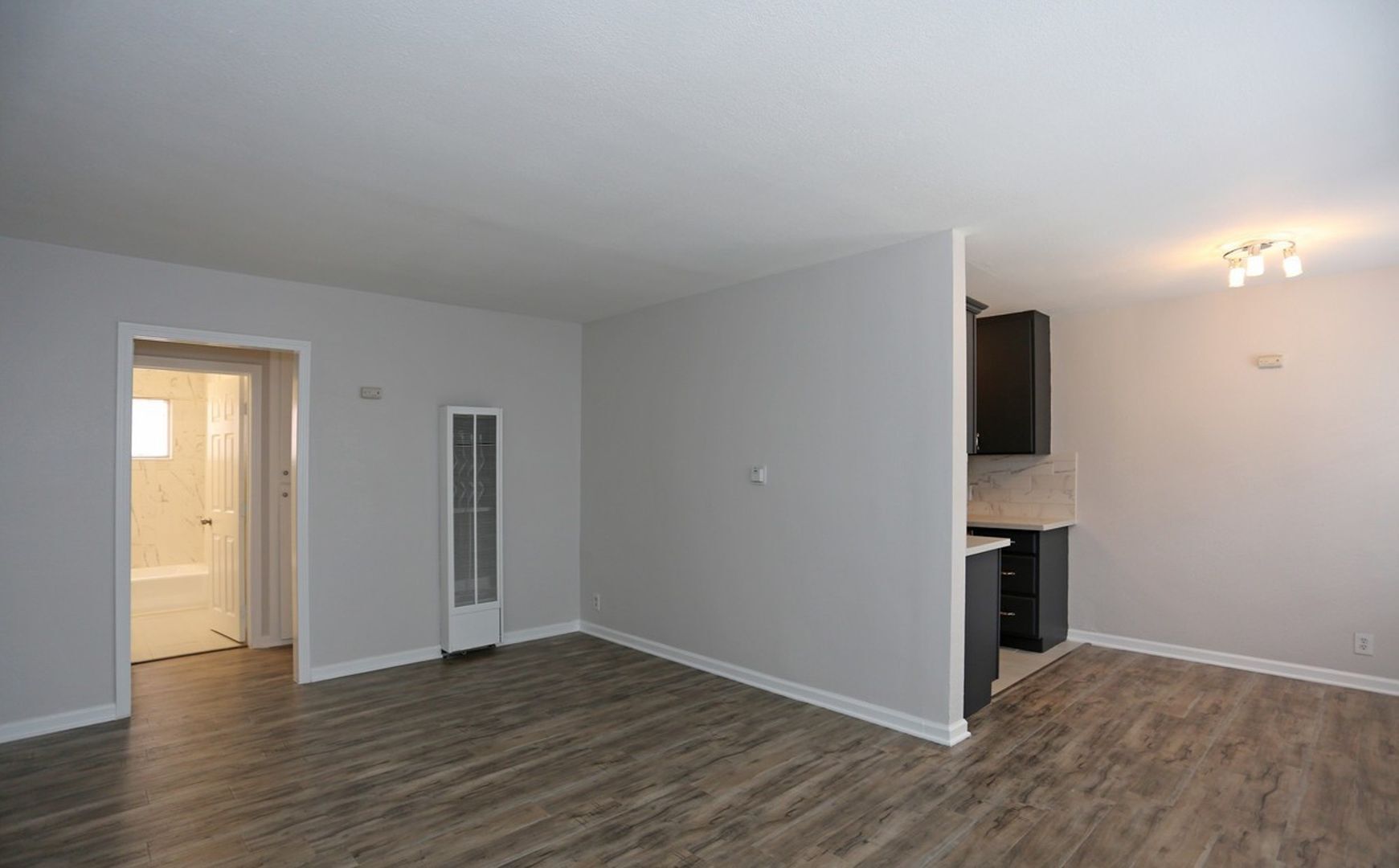 Building Photo - 10227 S 10th Ave