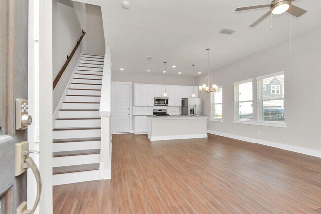 Building Photo - 739 Strawberry Pines Ct