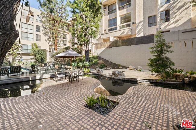 Building Photo - 1440 Veteran Ave