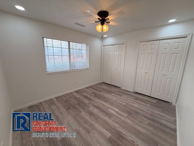 Building Photo - River Road Townhome