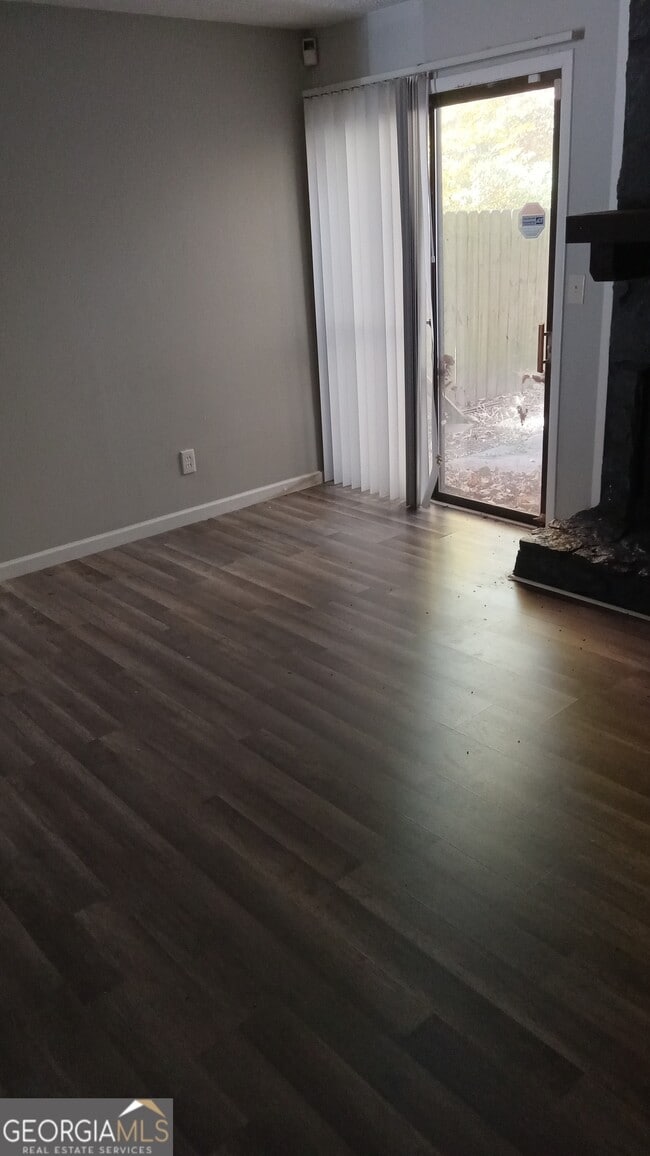 Building Photo - 590 Northridge Crossing Dr