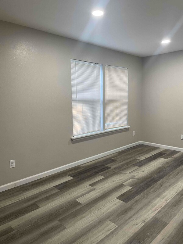 Building Photo - 1107 Basin St