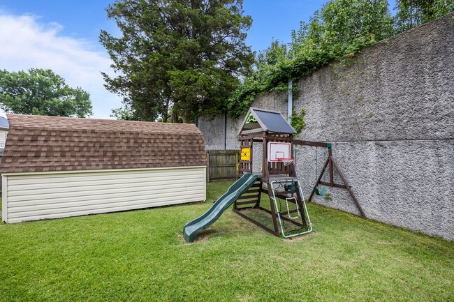 Building Photo - Spacious Virginia Beach Home for Rent – 3 ...