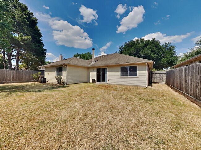 Building Photo - 18203 Gravenhurst Ln