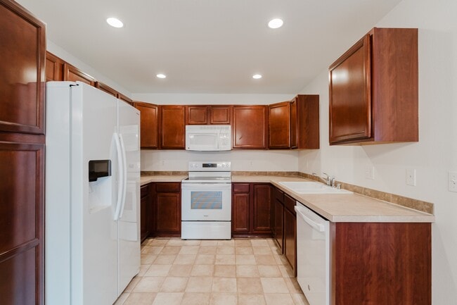 Building Photo - 2805 Alyssa Ct SE