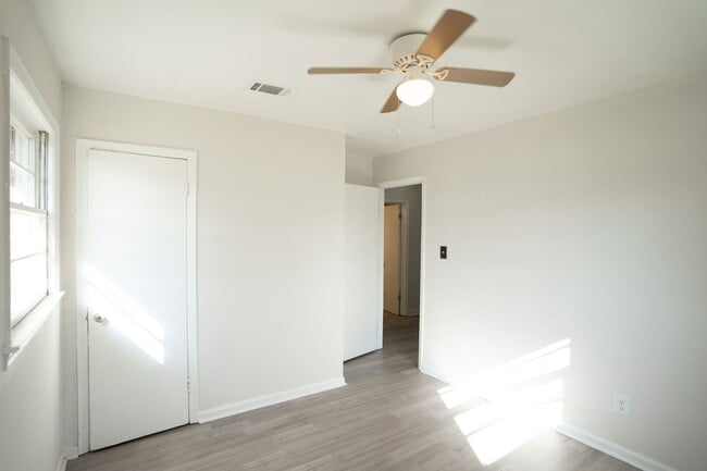 Building Photo - 3321 Young Forest Dr