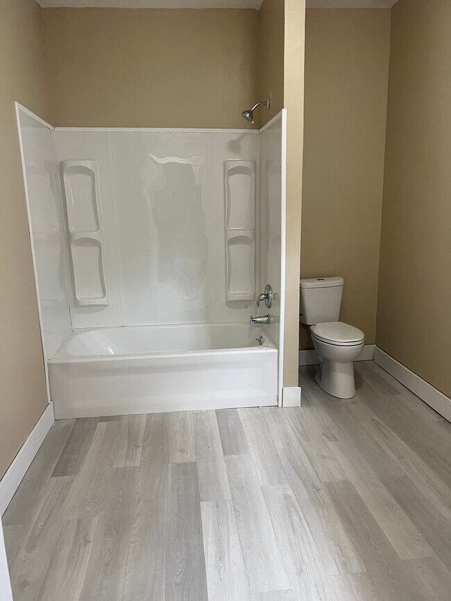 Building Photo - 135 W 1st St