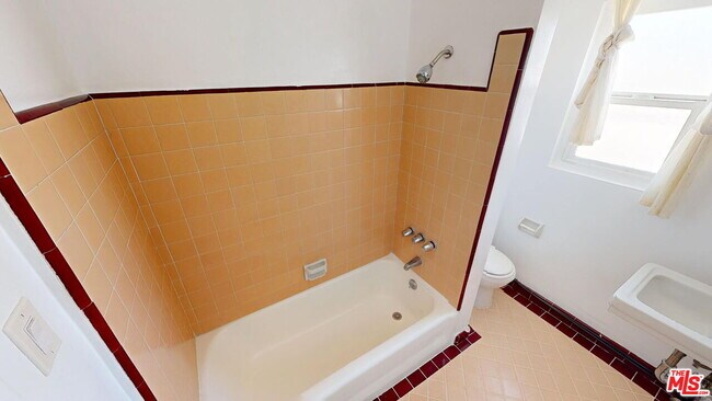 Building Photo - 110 S Rampart Blvd