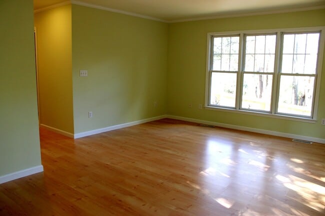 Building Photo - 306 Daniel Dr