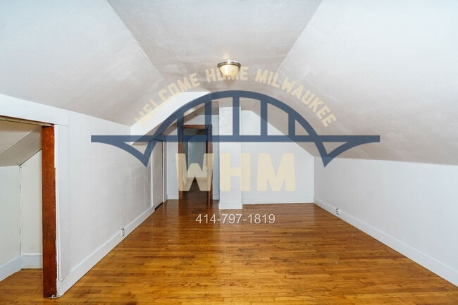 Building Photo - 3215 W Auer Ave