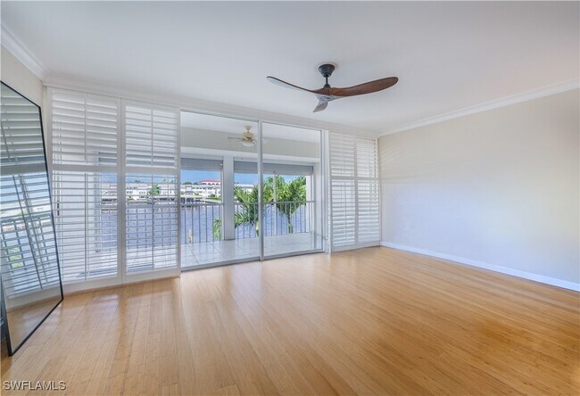 Building Photo - 800 River Point Dr