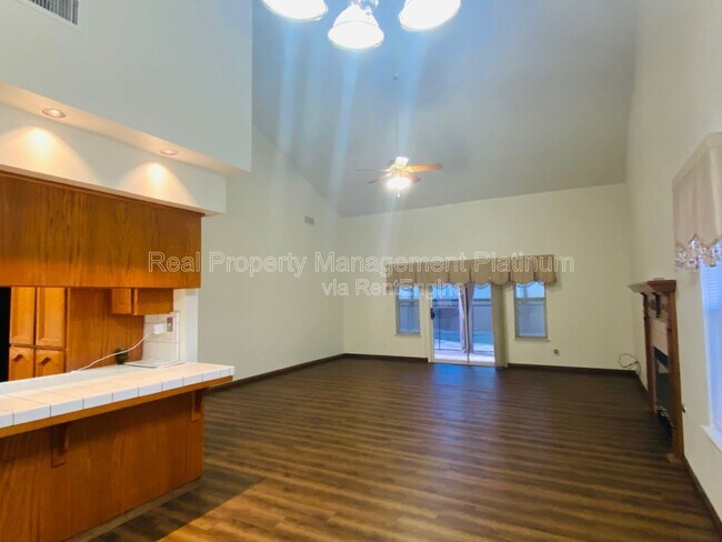 Building Photo - 22 Bliss Ave