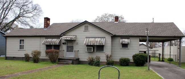 Primary Photo - Fenced yard in heart of Decatur!