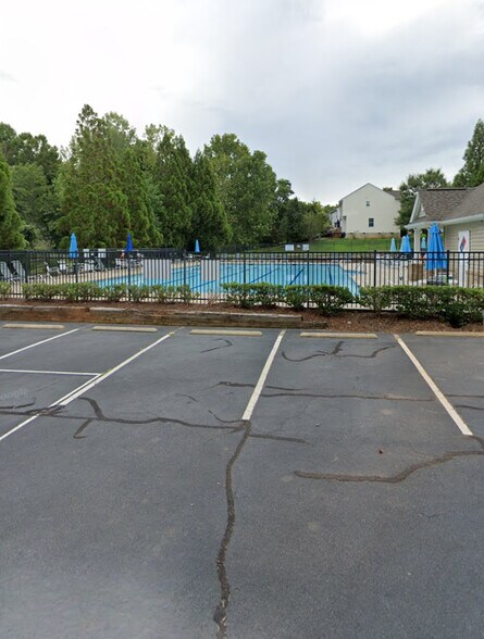 Community Amenity - 13126 Wilburn Park Ln