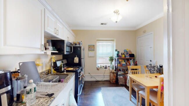 Building Photo - Renovated South End 3 Bed on Shawmut Ave.  Students Welcome!  Available Sept 1st, 2026