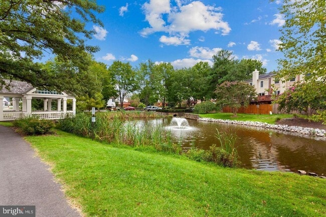 Building Photo - Townhome in Pinecrest