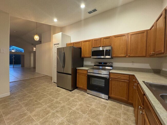 Building Photo - 16004 Blossom Hill Loop