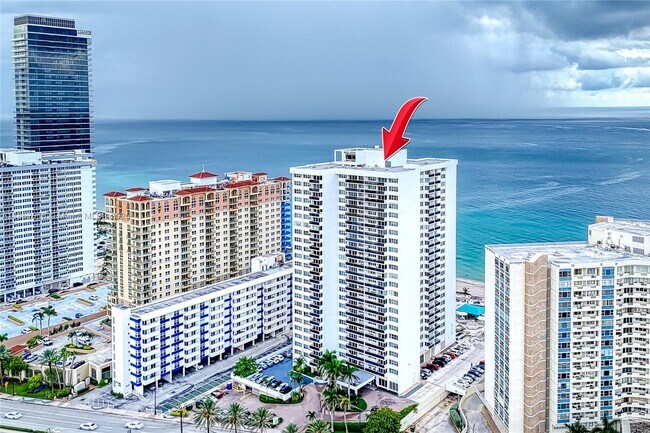 Building Photo - 3140 S Ocean Dr