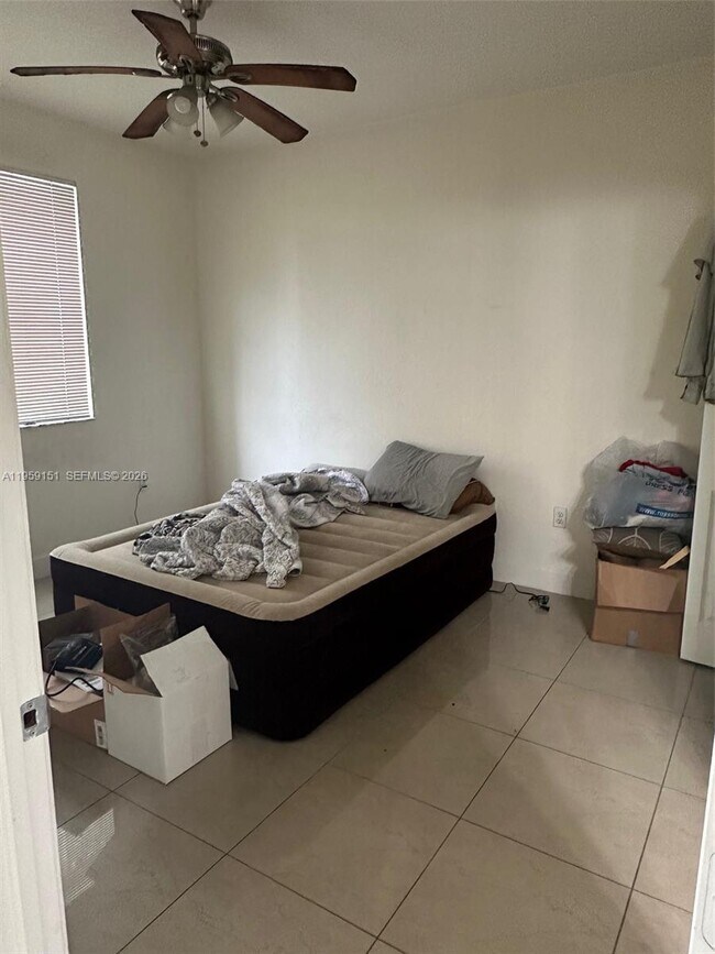 Building Photo - 2551 SE 16th Terrace