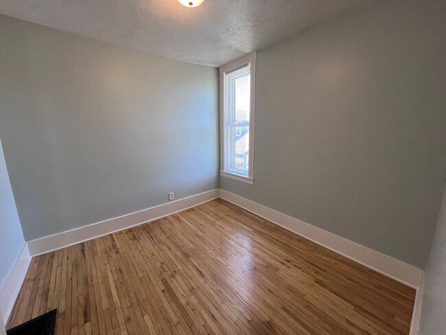Building Photo - Recently Remolded Single Family Home within Blocks of Downtown Grand Rapids!
