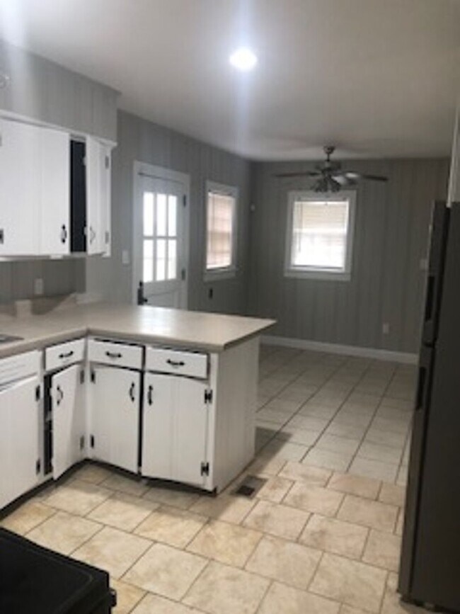 Building Photo - 69 Cedar Knoll