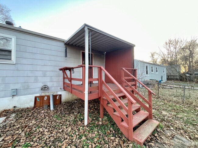 Building Photo - 2553 E. BENNETT ST. - NO PETS - CALL OFFIC...