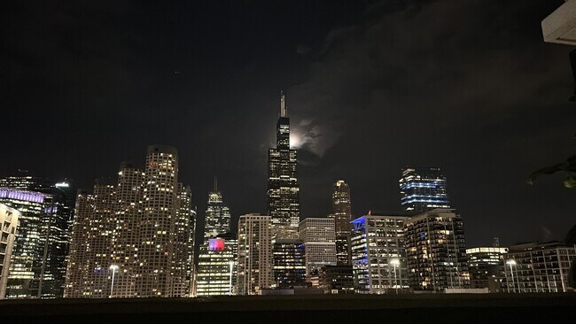 Building Photo - 123 S Green St