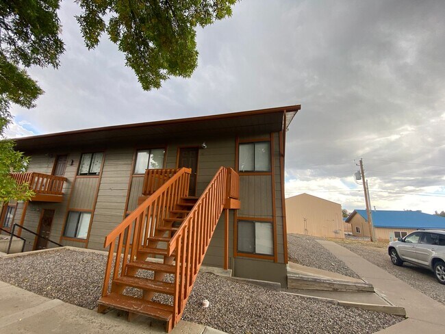 Building Photo - Top Corner, One Bedroom Apt in Bayfield