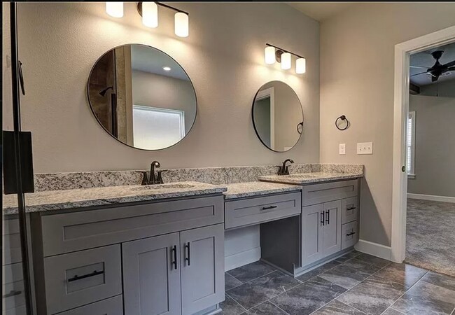 Building Photo - 3701 SW Ryegrass Rd