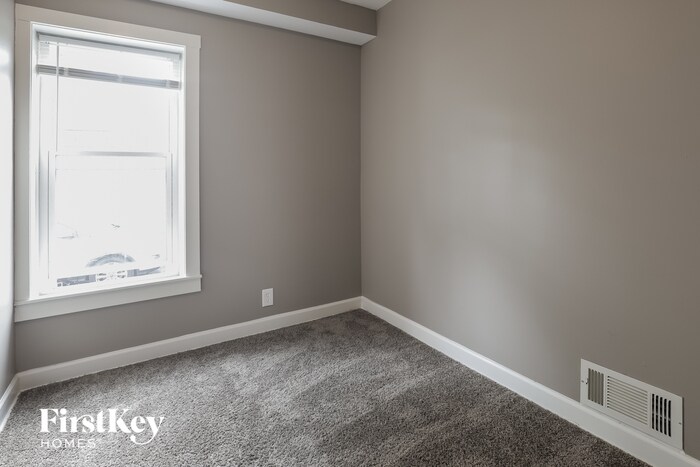 Building Photo - 125 S Fordham Ave