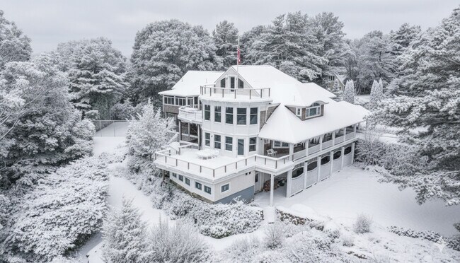 Building Photo - 43 Agamenticus Ave