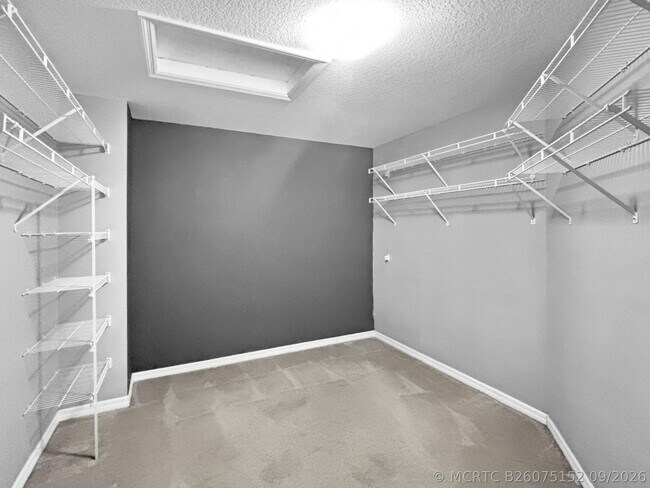 Building Photo - 4528 Thornwood Cir