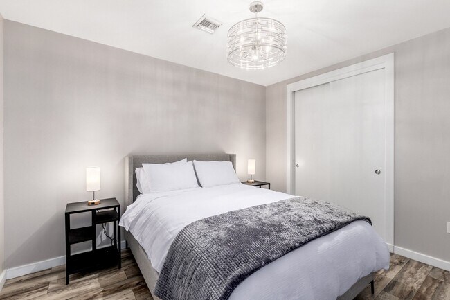 Building Photo - 4471 Dean Martin Dr