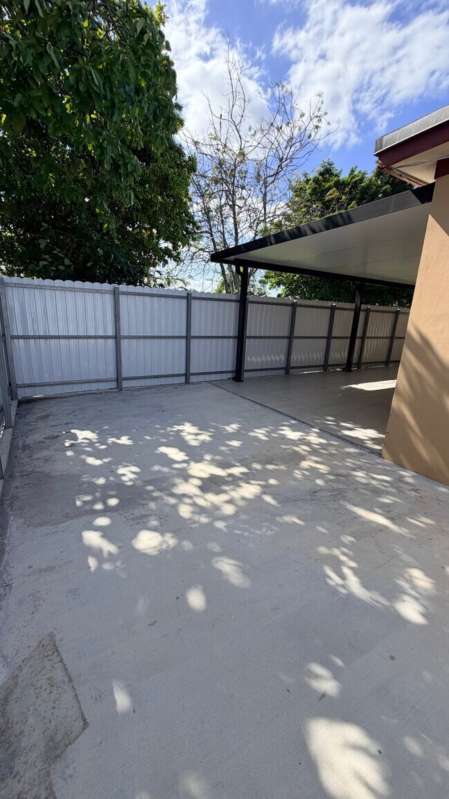 Building Photo - 2712 SW 118th Ct