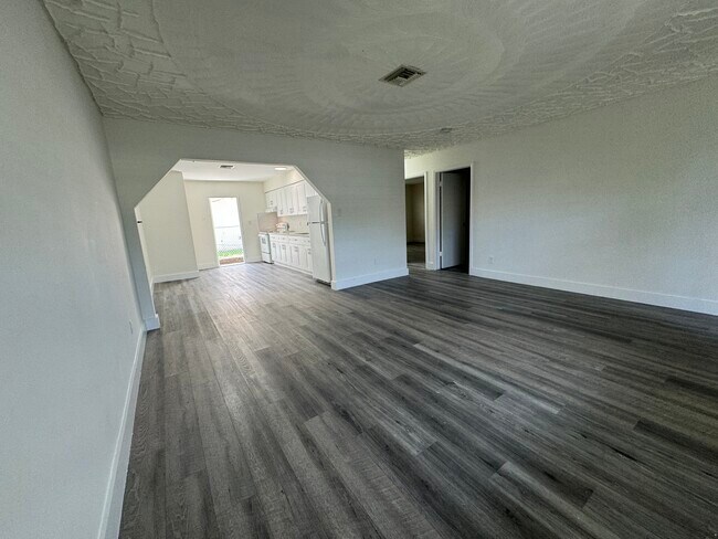 Building Photo - 37 NW 7th Ave