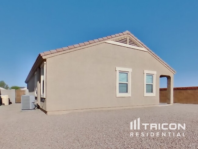 Building Photo - 6267 S 251st Dr