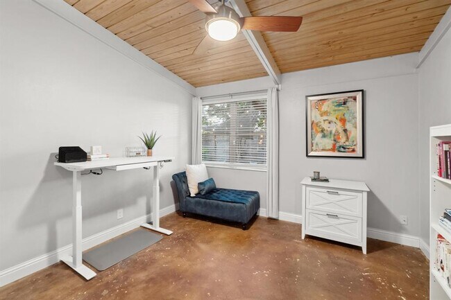 Building Photo - 2301 Westway Cir