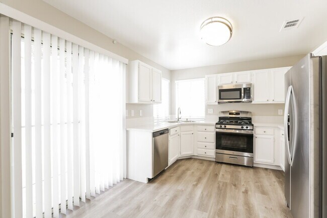 Building Photo - 3300 Sonterra Cir