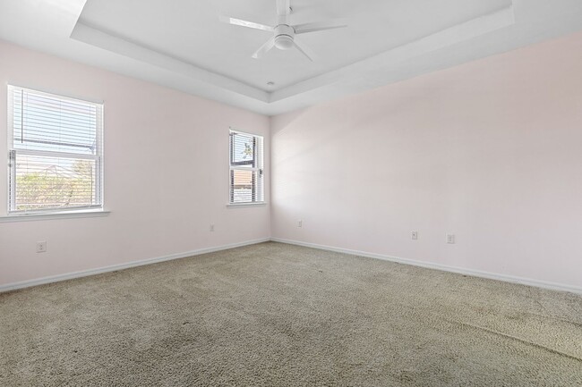 Building Photo - 4006 SW 26th Ct